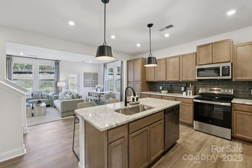 7705 Ethora Way, Charlotte, NC, 28216-5452 | Card Image