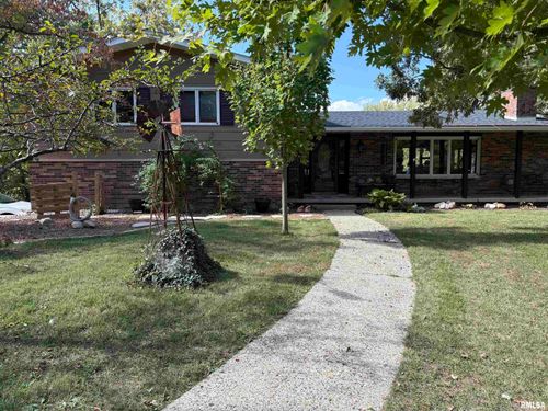 524 Lakeside Dr, Taylorville, IL, 62568-7753 | Card Image