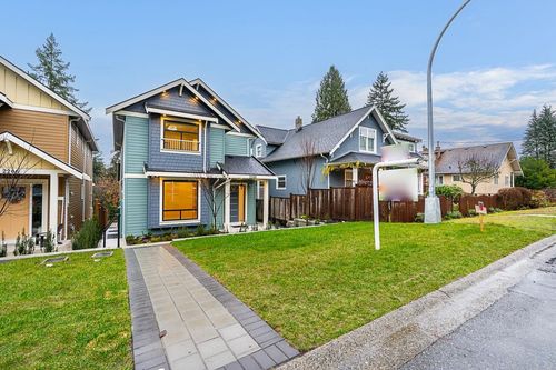 2208 St George St, Port Moody, BC, V3H2G2 | Card Image