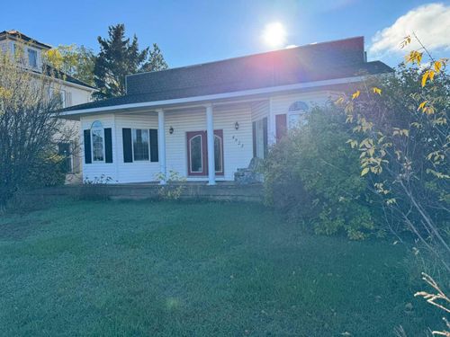 4923 49 St, Hardisty, AB, T0B1V0 | Card Image