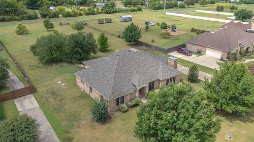 1921 Willow Bend Dr, Oak Leaf, TX, 75154-3871 | Card Image