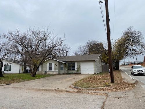 1502 Pikeview Ter, Arlington, TX, 76011-4732 | Card Image