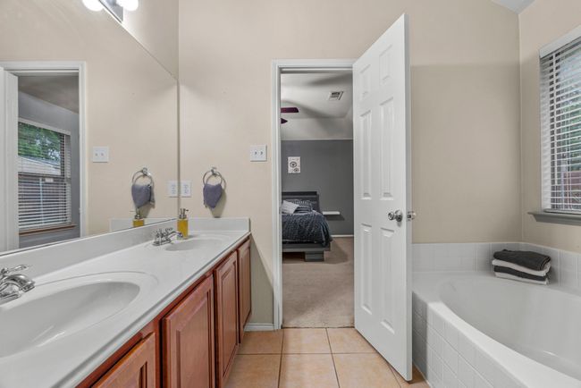 1092 Grand National Blvd, House other with 3 bedrooms, 2 bathrooms and null parking in Fort Worth TX | Image 28