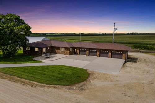 1693 265th Ave, Earlville, IA, 52041-8669 | Card Image