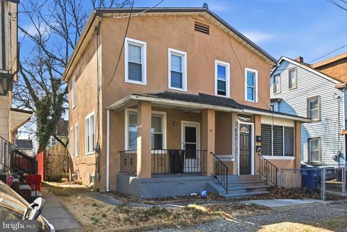 637 Walton Ave, Beverly, NJ, 08010-3524 | Card Image