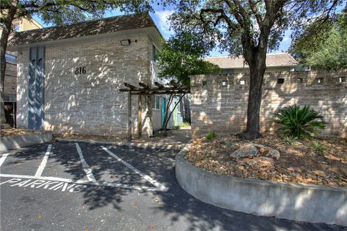 111-816 W North Loop Boulevard, Austin, TX, 78756 | Card Image