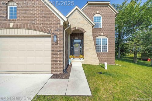 52322 Monaco Dr, Macomb, MI, 48042-6022 | Card Image