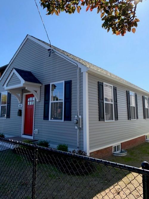 415 Warren Ave, East Providence, RI, 02914-3837 | Card Image