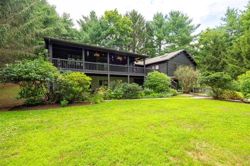 844 Salt Point Tpke, Pleasant Valley, NY, 12569 | Card Image