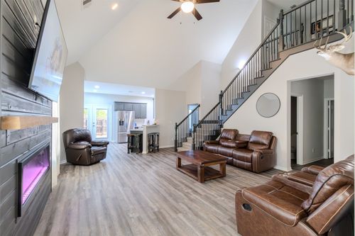 230 Greathouse Vlg, Decatur, TX, 76234-1083 | Card Image