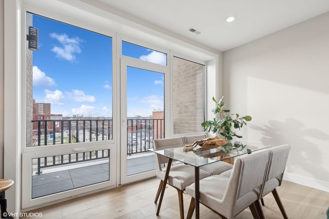 UNIT-406 - 2342 W Adams St, Condo with 2 bedrooms, 2 bathrooms and 1 parking in CHICAGO IL | Image 8