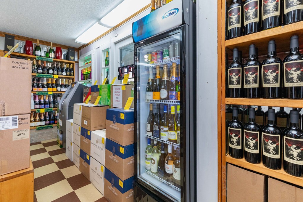 Commercial Sale in Cashiers 5