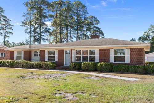 9055 W Marlboro Rd, Farmville, NC, 27828-8503 | Card Image