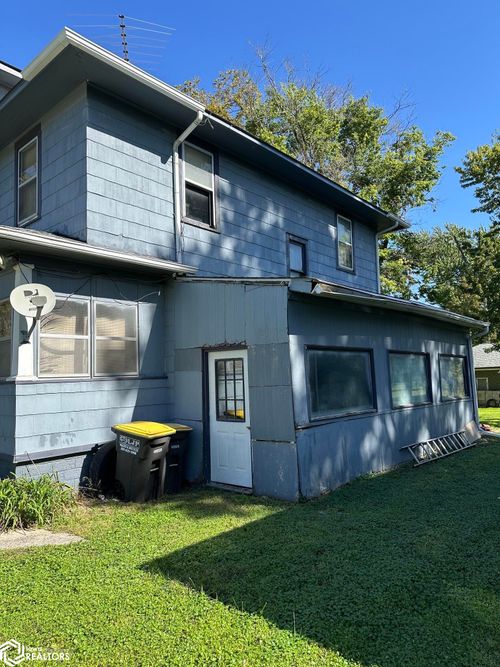 302 S Lucas Avenue, Eagle Grove, IA, 50533 | Card Image