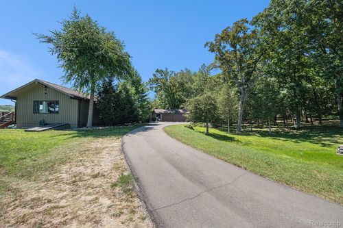 1111 Horning Rd, Brooklyn, MI, 49230 | Card Image