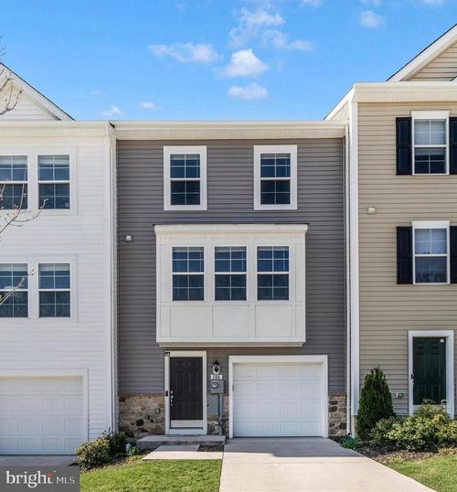 188 Tate Manor Dr, CHARLES TOWN, WV, 25414-1010 | Card Image