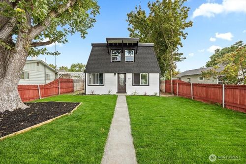 217 Birch St, Burbank, WA, 99323-2001 | Card Image