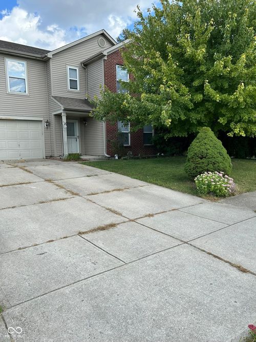 14229 Weeping Cherry Dr, Fishers, IN, 46038-7472 | Card Image