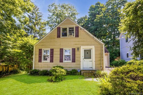 11 Hillside Pl, Rye, NY, 10580-3413 | Card Image