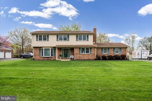 18 Kimmie Ct, BEAR, DE, 19701-1746 | Card Image