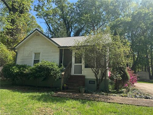 174 Sunset Dr, Rural Hall, NC, 27045-9617 | Card Image