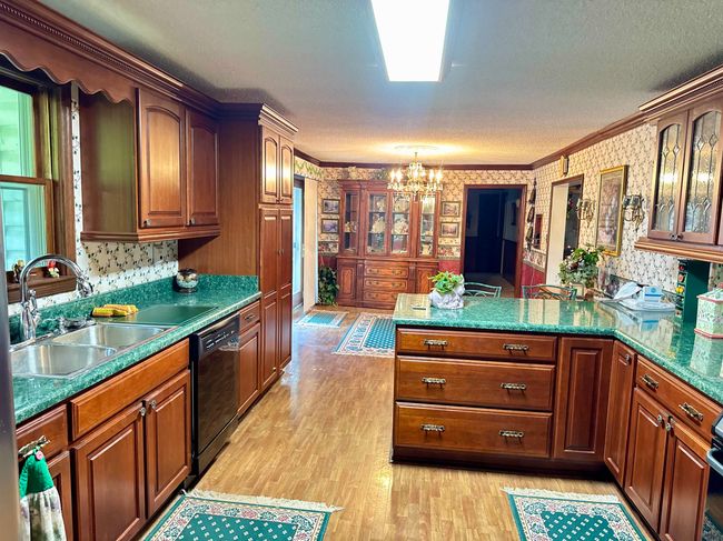 8627 Valley Falls Rd, House other with 3 bedrooms, 2 bathrooms and null parking in Boiling Springs SC | Image 5