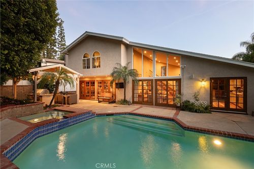 22815 Sparrowdell Dr, Calabasas, CA, 91302-1820 | Card Image