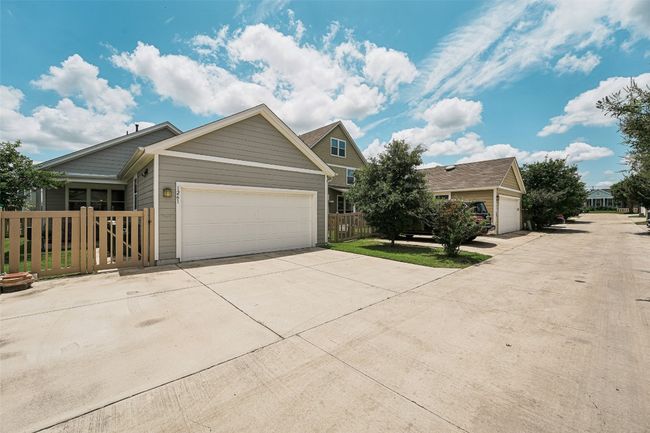 1261 Nevarez, House other with 3 bedrooms, 2 bathrooms and 4 parking in Kyle TX | Image 33