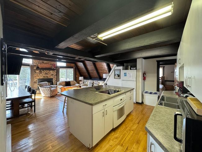 11821-23 Alpine Dr, Home with 10 bedrooms, 4 bathrooms and null parking in Upson WI | Image 9