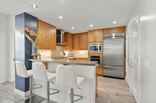 1305-700 W E St, San Diego, CA, 92101-5991 | Card Image