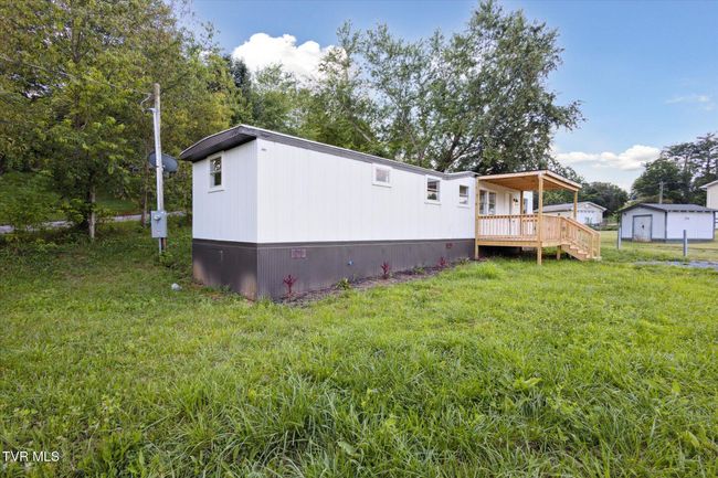2376 Highway 81 S, House other with 2 bedrooms, 1 bathrooms and null parking in Jonesborough TN | Image 5