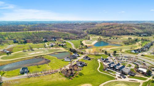 592 Old Barn Ln, Loudon, TN, 37774 | Card Image