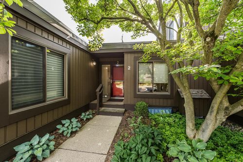 2 Haverhill Ct, Ann Arbor, MI, 48105-1407 | Card Image