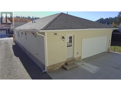 491 Auburn Cres, House other with 3 bedrooms, 3 bathrooms and 4 parking in Princeton BC | Image 2