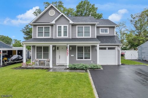 40 Cambridge Rd, Edison, NJ, 08817-3835 | Card Image