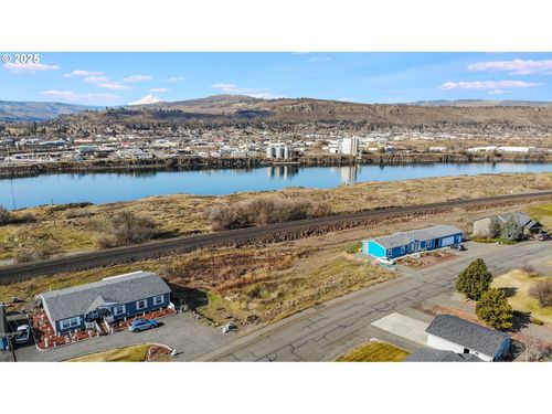 550 Sunridge Ave, Dallesport, WA, 98617-0819 | Card Image