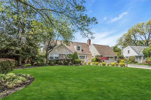 403 Titus Way, East Williston, NY, 11596-2540 | Card Image