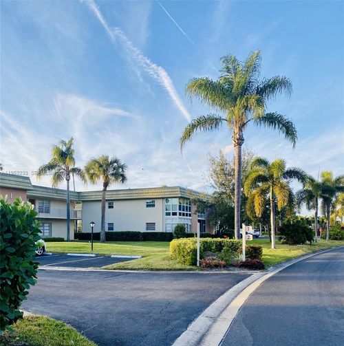 apt-103-14 Vista Gardens Trl, Vero Beach, FL, 32962-1714 | Card Image