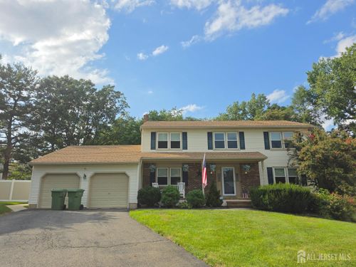 16 Glynn Ct, Parlin, NJ, 08859-1071 | Card Image