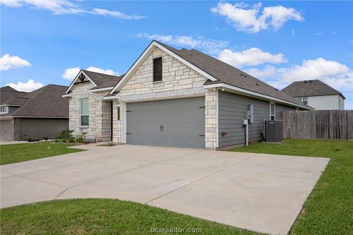 2038 Viva Rd, Bryan, TX, 77807-1507 | Card Image