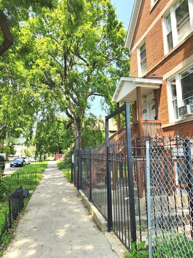 APT-2 - 5325 S Honore St, Home with 3 bedrooms, 2 bathrooms and null parking in Chicago IL | Image 4