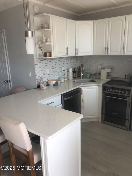 b14-28 Fremont Ave, Seaside Heights, NJ, 08751-2161 | Card Image