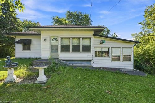 698 York Road, Dundas, ON, L9H5X1 | Card Image