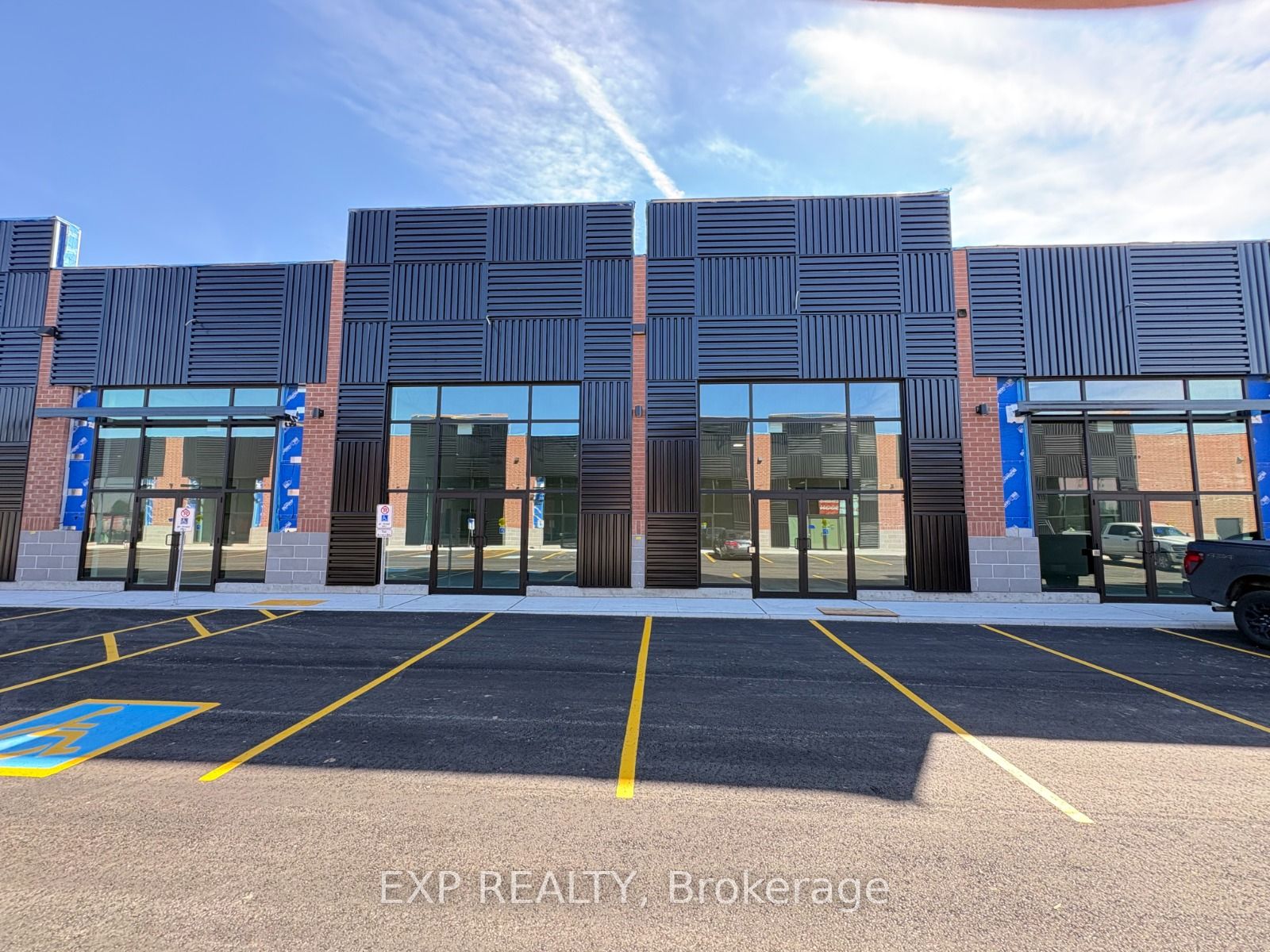 Commercial Lease in Woodstock 2