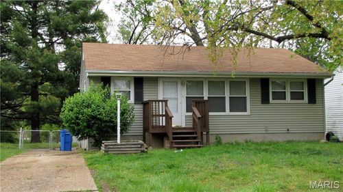 55 Maple Dr, Florissant, MO, 63031-7910 | Card Image