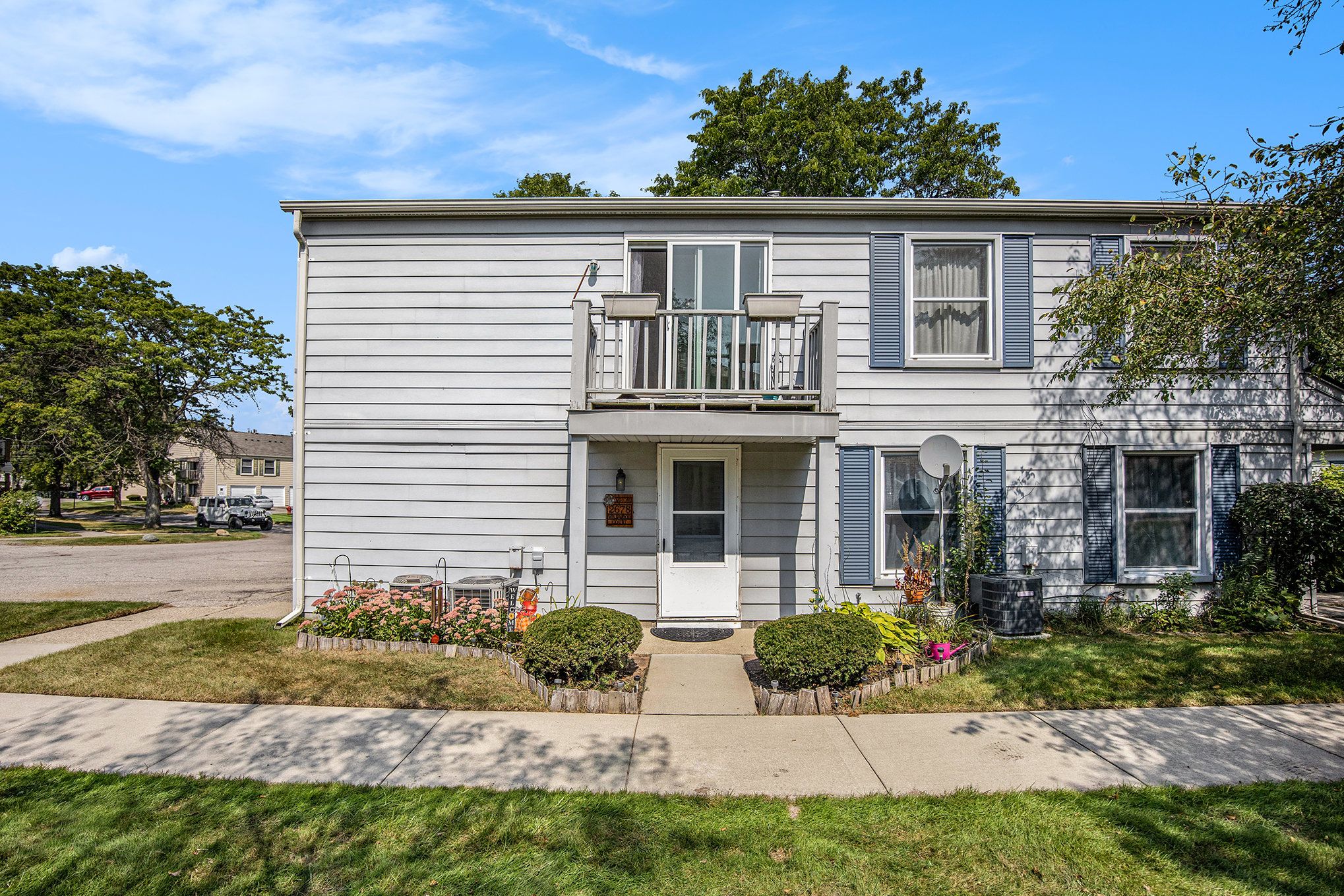 Wildwood Ct, Lake Orion, MI 48360