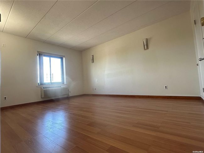 APT-6E - 213-02 42 Nd Ave, Home with 2 bedrooms, 2 bathrooms and null parking in Bayside NY | Image 4