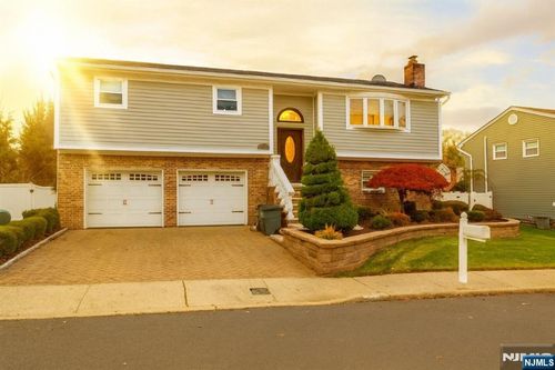 43 Palisade Avenue, Westwood, NJ, 07675 | Card Image