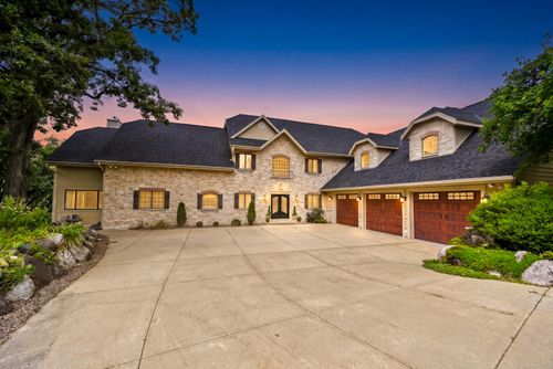 205 Kummrow Ct, Wales, WI, 53183-9550 | Card Image
