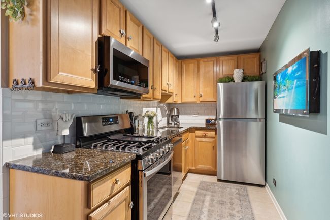 APT-705 - 3900 N Pine Grove Ave, Condo with 1 bedrooms, 1 bathrooms and 1 parking in Chicago IL | Image 6